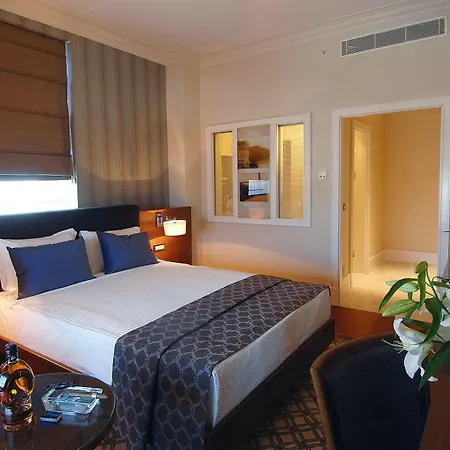 Hotel Titanic Business Kartal