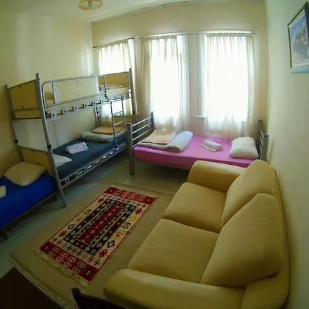 Hostel Levanten *