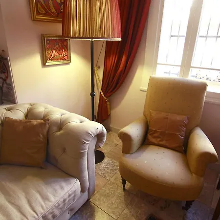 Uyan-special Category Hotel