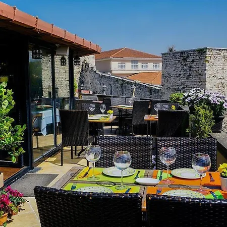 Megara Palace - Old City 3*