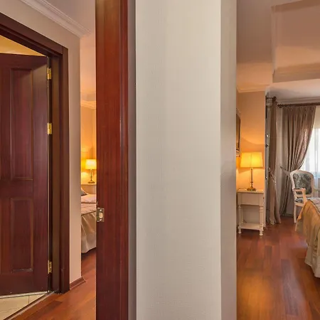 Daphne Hotel 4*