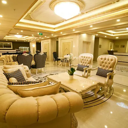 Hotel Halifaks 4*