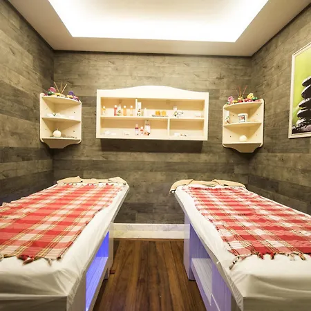 Hotell Antusa Palace & 4*
