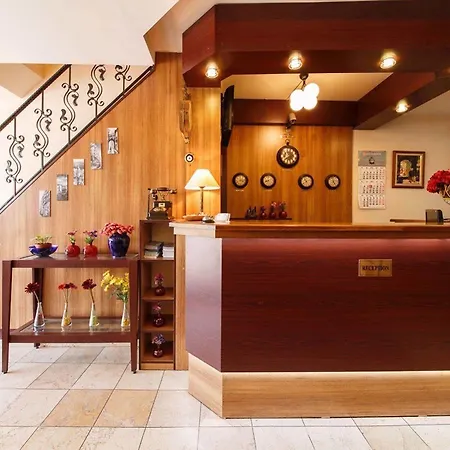 尔彭柯雅鹿酒店 酒店 3*