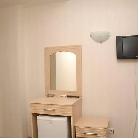 Hotel California 3*
