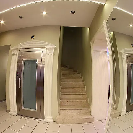 Otel Paradise 3*