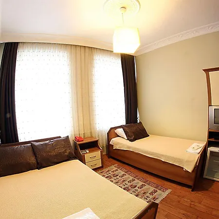 Paradise Hotel 3*