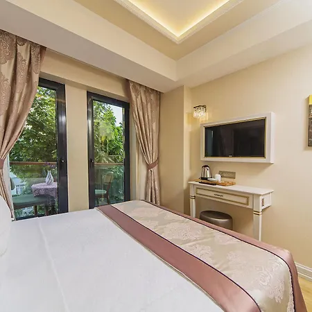 Grand Naki Hotel 3*
