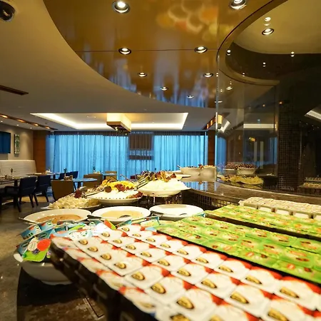 Golden Tulip Bayrampasa מלון 5*