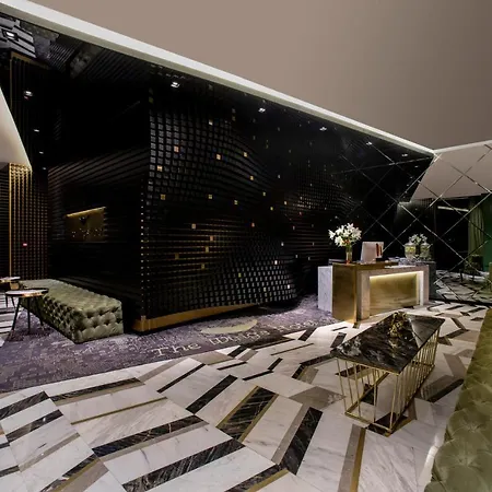 Hotel The Wings 4*