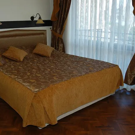 Megara Palace - Old City Hotel 3*