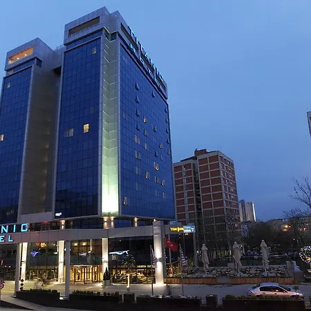 Otel Titanic Port Bakirkoy