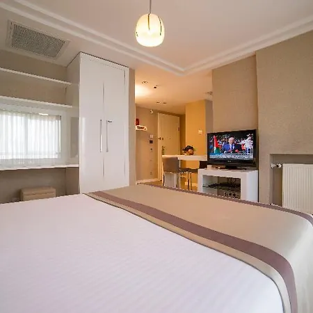 Radisson Residences Avrupa Tem 4*