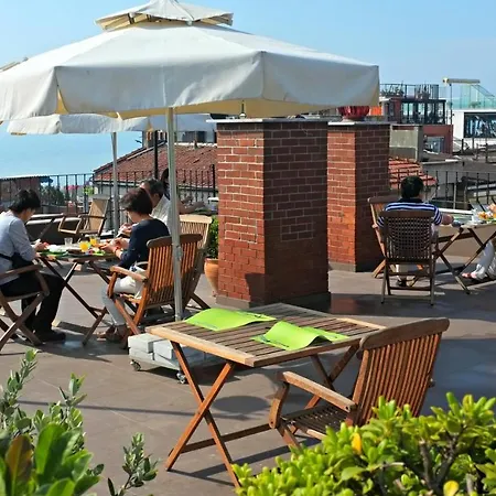Uyan-special Category Hotel Istanboel