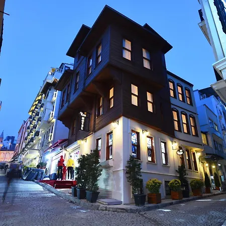 Elyka Hotel