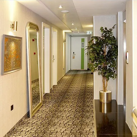 Tempo Airport Otel 3*