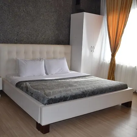 Aparthotel Artura Suite's 2*
