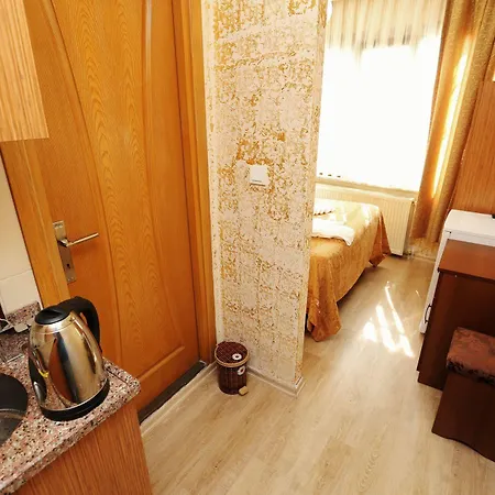 Camelot Apartment *