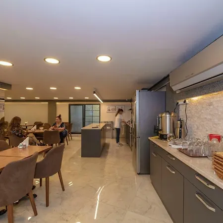 Grand Ahi Hotel 3*