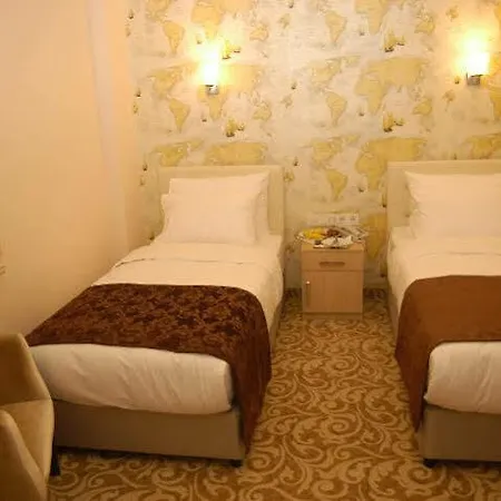 Bulvar Hotel 3*