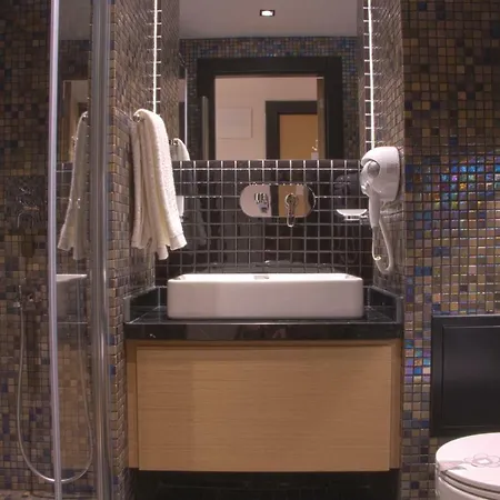 Hotel Four-g