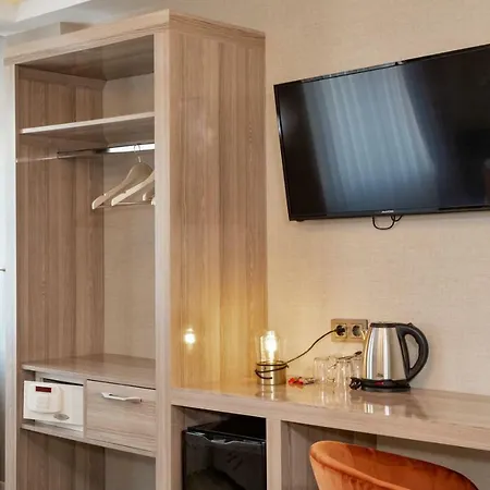 Hotel Nika & Cafe
