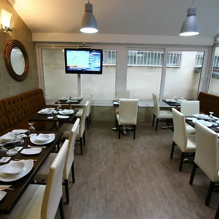Otel Arach Harbiye
