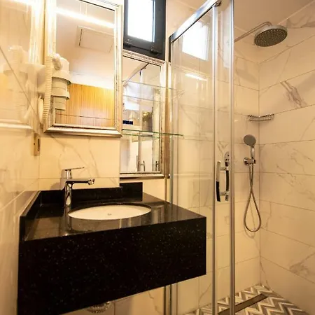 Eliza Hotel 2*