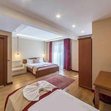 Lalinn Hotel 3*