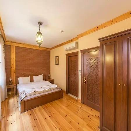 Hotel Lalinn