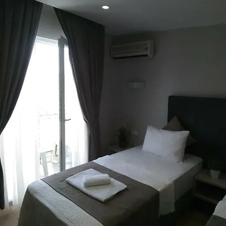 Hotel Bella 3 *