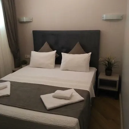 Hotel Bella 3 *