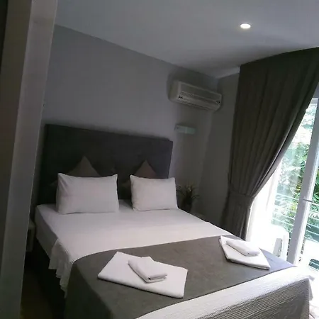 Bella 3 Hotel *