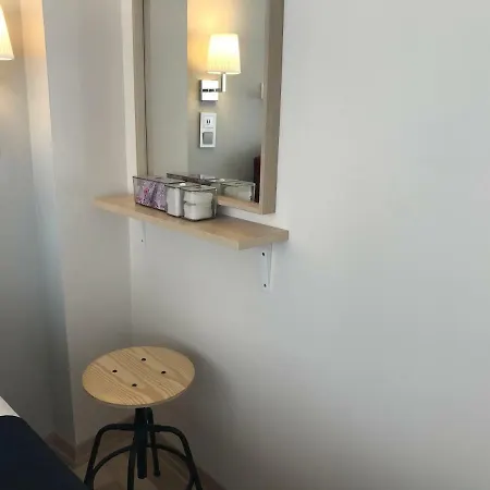 Goji's Aparthotel 2*