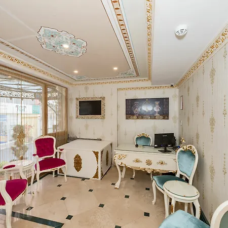 1453 Hotel 3*