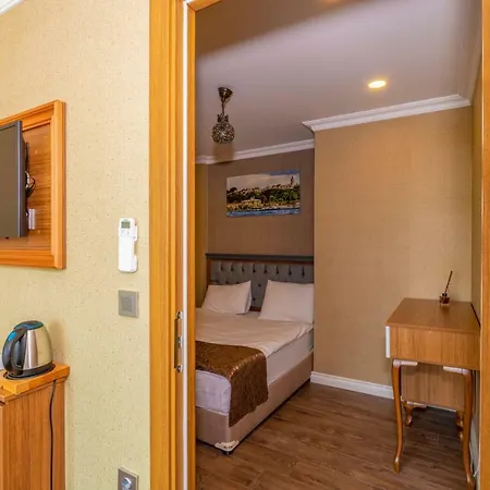 Golden Hotell 3*