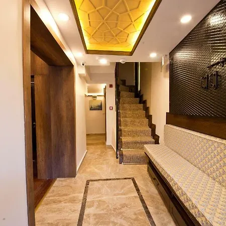 Apart Otel Kumluk 3*