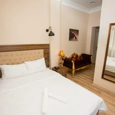Corner Garden Hotel