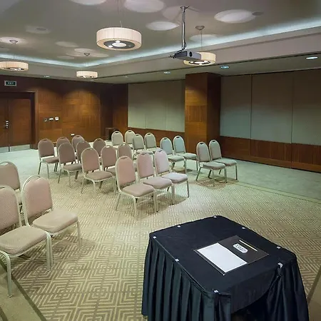 Titanic Business Kartal Hotel 5*