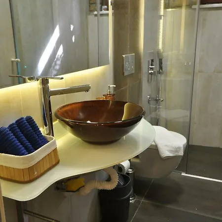 Ottobalat Apartment *