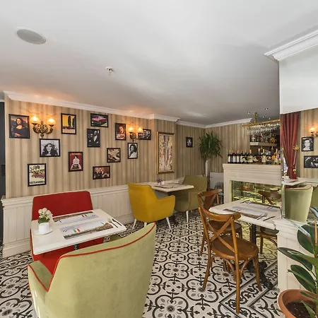 Alpek Hotel