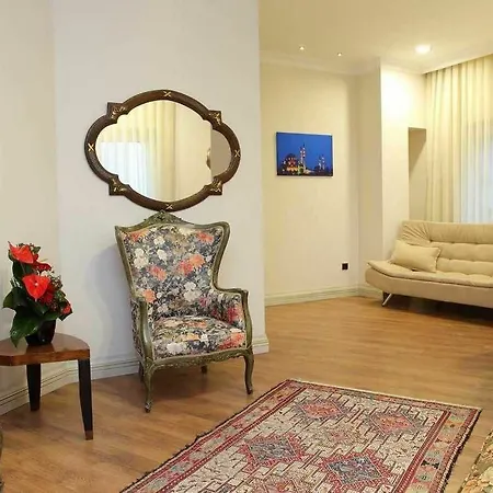 Aparthotel Lir Long 3*