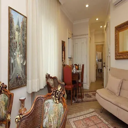 Aparthotel Lir Long
