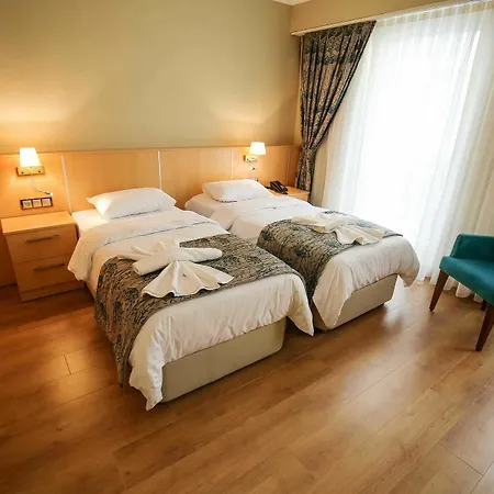 Hotel Artika 2*