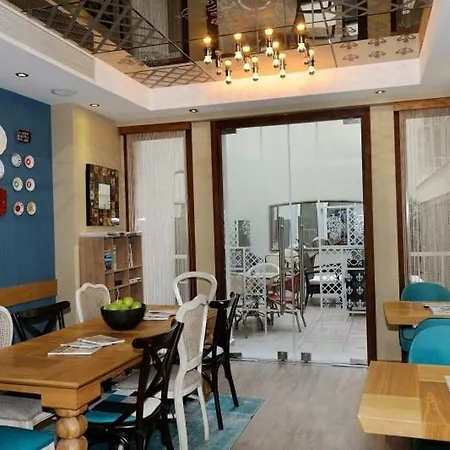 Hotel Collage Taksim 3*