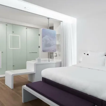 Yotel Airport, Entrance Hotel 2*