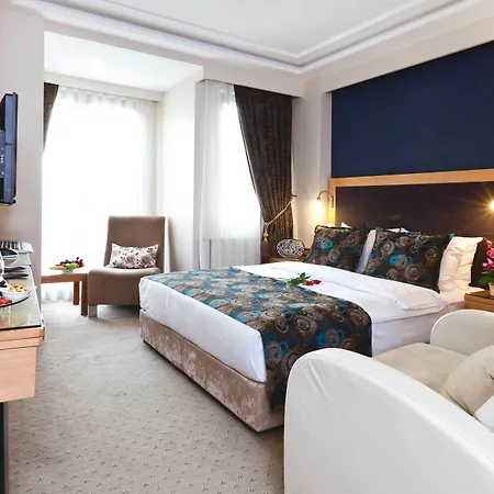 Emerald Hotel