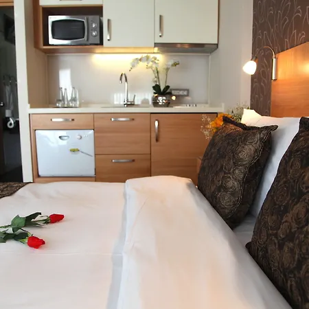 Emerald Hotel