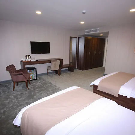 Karakoey Hotel 2*