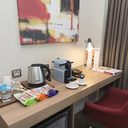 Hotel Ramada Encore Kartal 4*